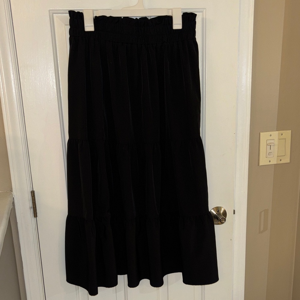 SHEIN Black Tiered Midi Skirt with Elastic Waistband